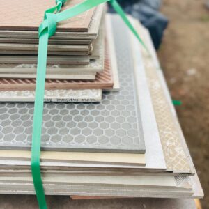 Lote x24 m2 de cerámicas y porcelanatos varios