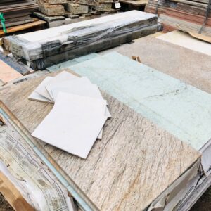 Lote x30 m2 de cerámicas varias