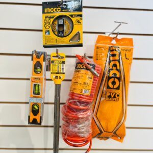 Lote x6: nivel mini, guantes de goma, corta fierro, manguera de compresor y otros