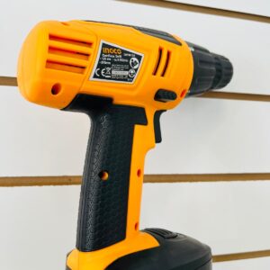Taladro atornillador Ingco 10 mm 12v (NO TIENE CARGADOR)
