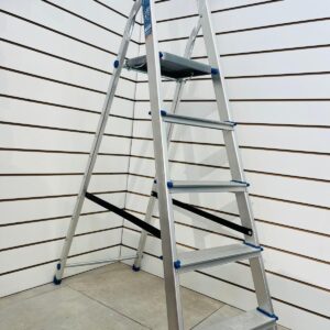 Escalera en aluminio 5 escalones,120kg / 1.50m