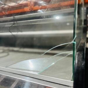 Vitrina 1,5 m para carniceria (Vidrio roto)