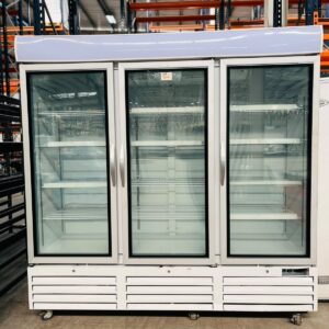 Vitrina de congelados 3 puertas con estantes
