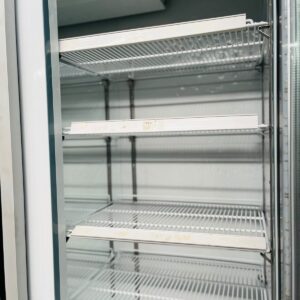 Vitrina de congelados 3 puertas con estantes