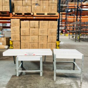 Lote x3 u: estante y 2 mesas galvanizadas con tapa de isopanel