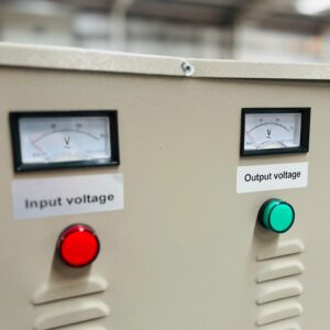 Transformadores trifásicos 15 kw de 220 a 380 V (5 KVA)