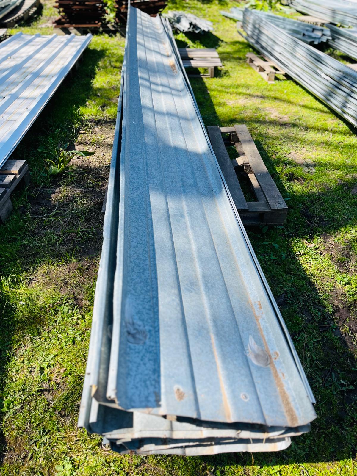C3749 F1