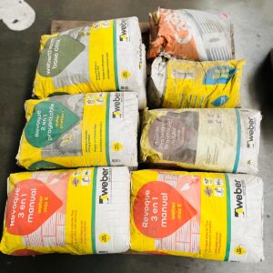 Lote x12 bolsas de varios: pegamento Weber de 25 y 30 kg y pegamento Castro 25kg