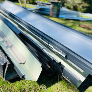 Pallet 65 u: plegados, zinguerías, perfiles y otros