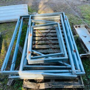 Lote x6 u: estructuras galvanizados y varillas