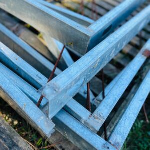 Lote x6 u: estructuras galvanizados y varillas