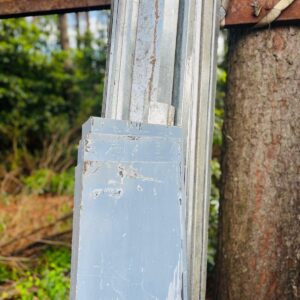 Lote x43 u: plegados de chapa, zinguerías, perfiles galvanizados y otros