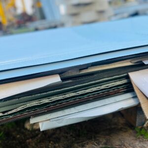 Lote x135 recortes de chapa 0,67 m a 2,74x1,10 m