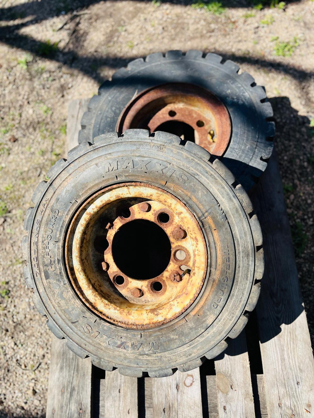 C3843 F1