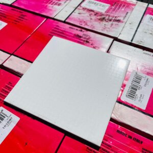 Lote x60 m2 de ceramicas, diseño Hello Kitty 20x20 cm