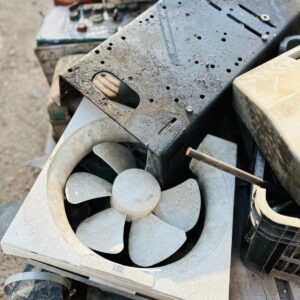 Lote x15 u: repuestos de ventiladores, caños, extractores, hierros y otros