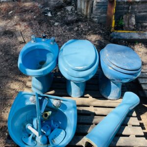 Lote x12 piezas de baño: inodoro, bidets, bacha con pie y accesorios